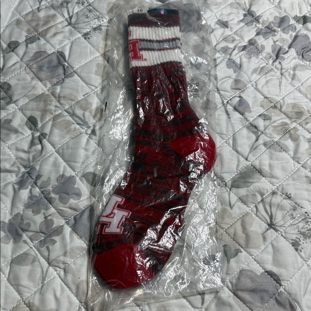 Red and White Patterned Univ of Houston Men's Socks